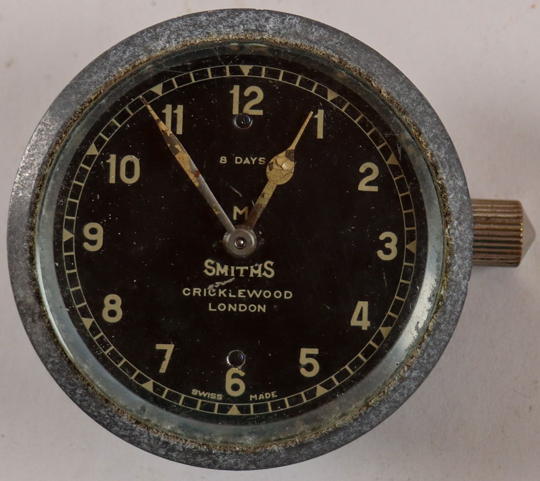 Automobilia 8-day ship's clock 'Smith Cricklewood London' c: Was installed in a Bentley, D: 6.4 cm, used, black dial