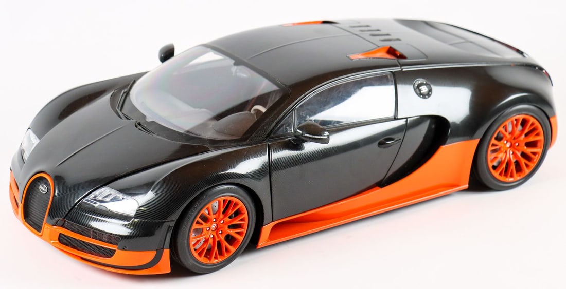 Bugatti Handcrafted model of the Bugatti Veyron 16.4 Super (1 of 7)