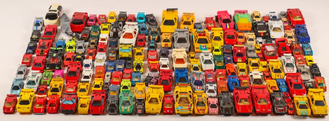 Lamborghini 165x Model car Countach in various scales: Manufacturer: Shinsei Mini, Matchbox, Hot Wheels, Welly, Majorette etc., scale between 1:43 and 1:87