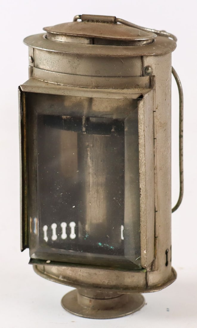 Varia Bicycle lamp from the 1910s / 20s (1 of 2)