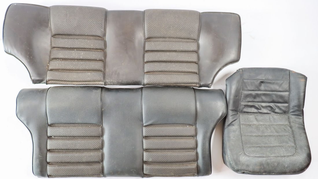 Alfa Romeo 3-parts interior for 2600 Spider: 2-parts rear seat bench, 1x seat bottom, color: black