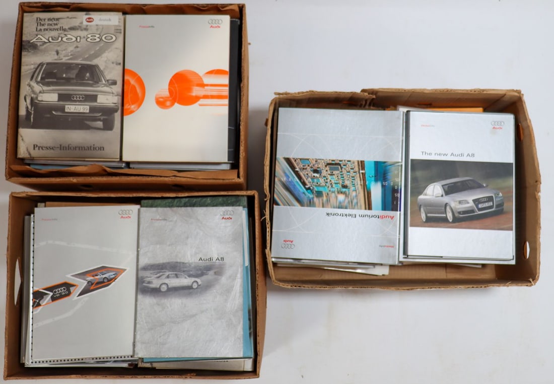 Audi Approx. 80-piece press kits from the 1970s-2000s: Press kits are complete with numerous press photos, slides and press texts, various languages, predominantly German / French / English