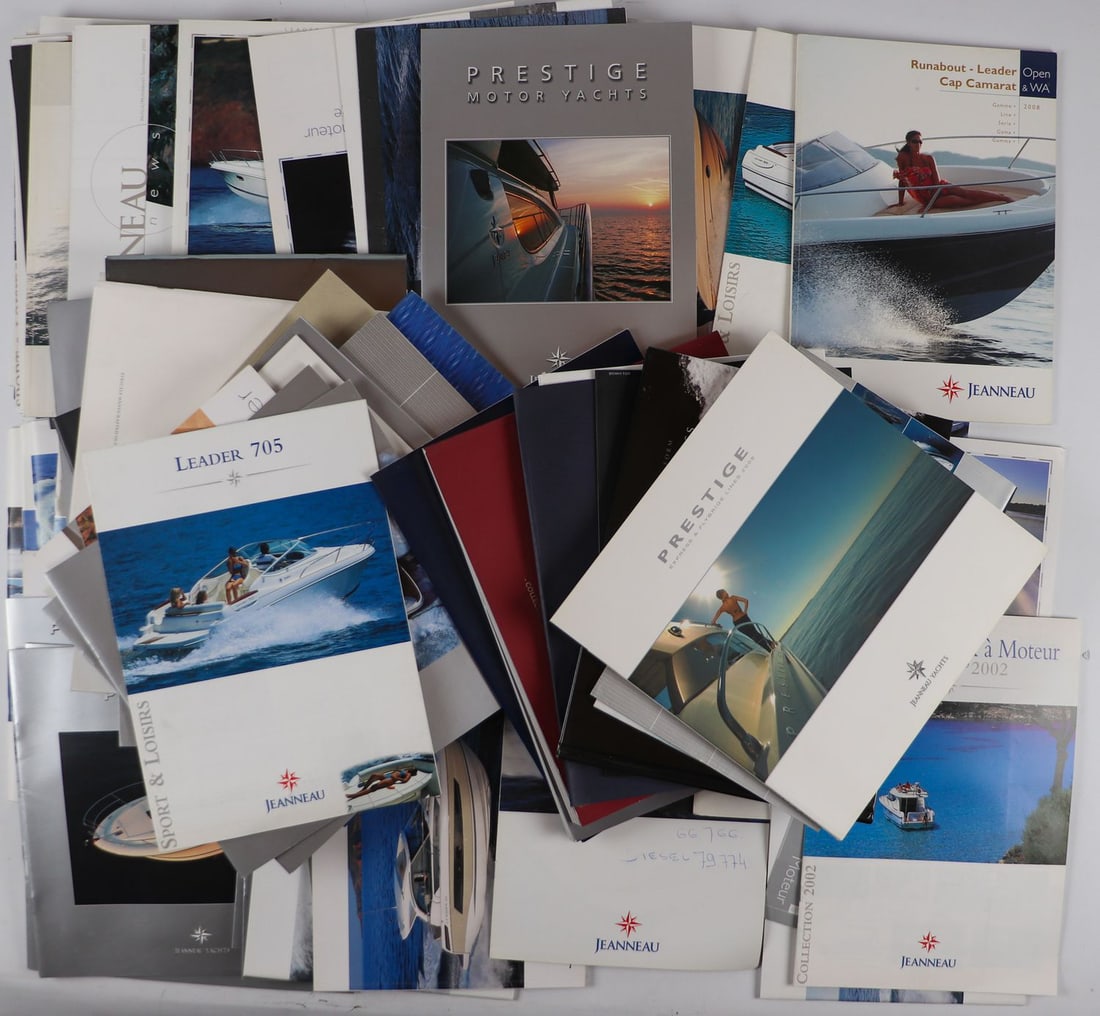 Automobilia 122-piece brochures, sales catalogs etc. on the (1 of 1)