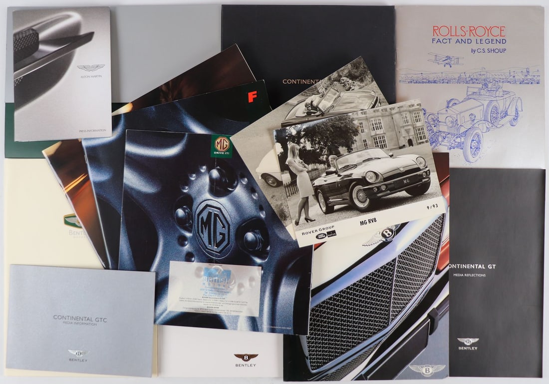 Automobilia 15-piece brochures/press kits English manufactu: E.g. Bentley, Jaguar, MG Aston Martin etc., English