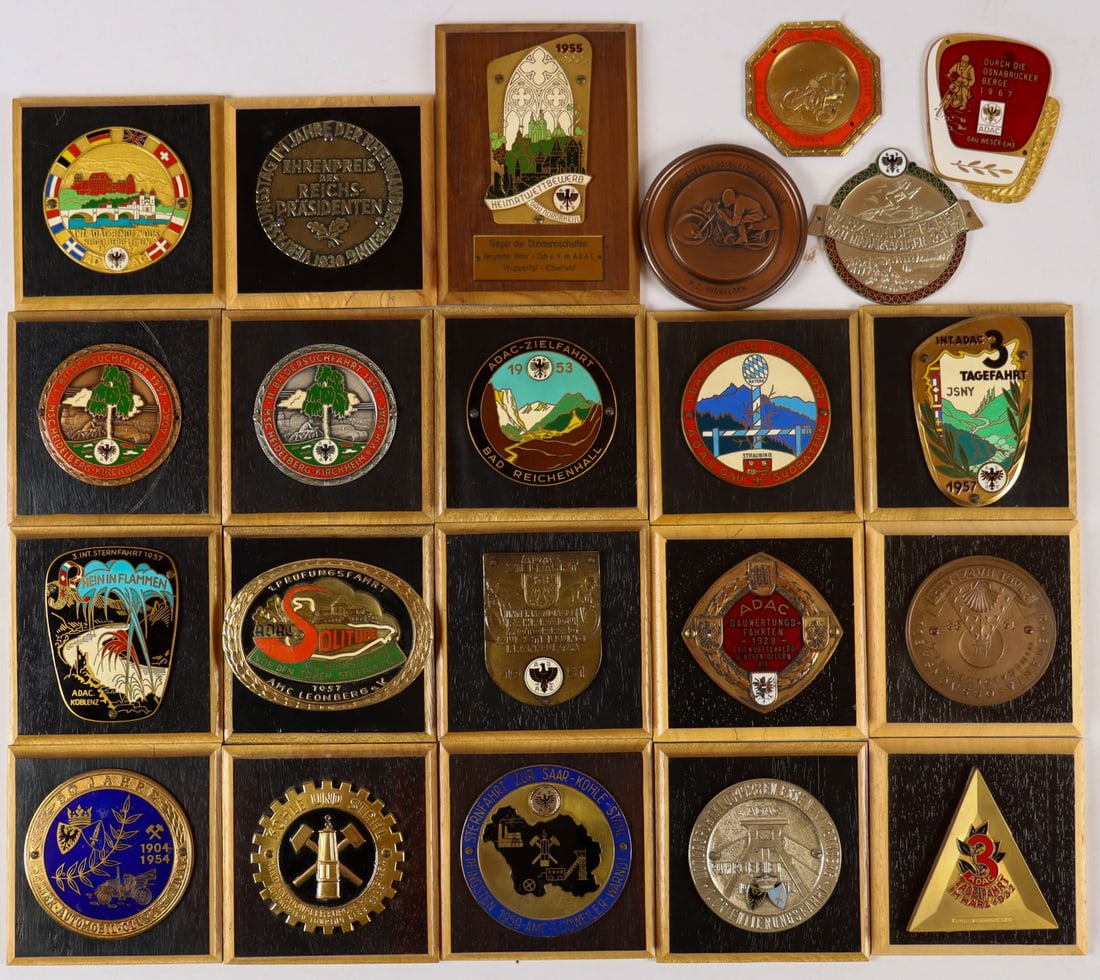 Automobilia 22 plaques from the 1920s-1960s (1 of 1)