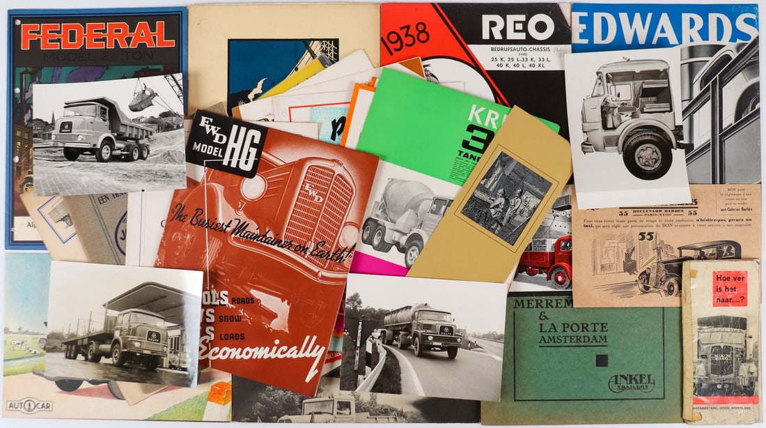 Automobilia 34-piece truck brochures / catalogs from the 19 (1 of 1)