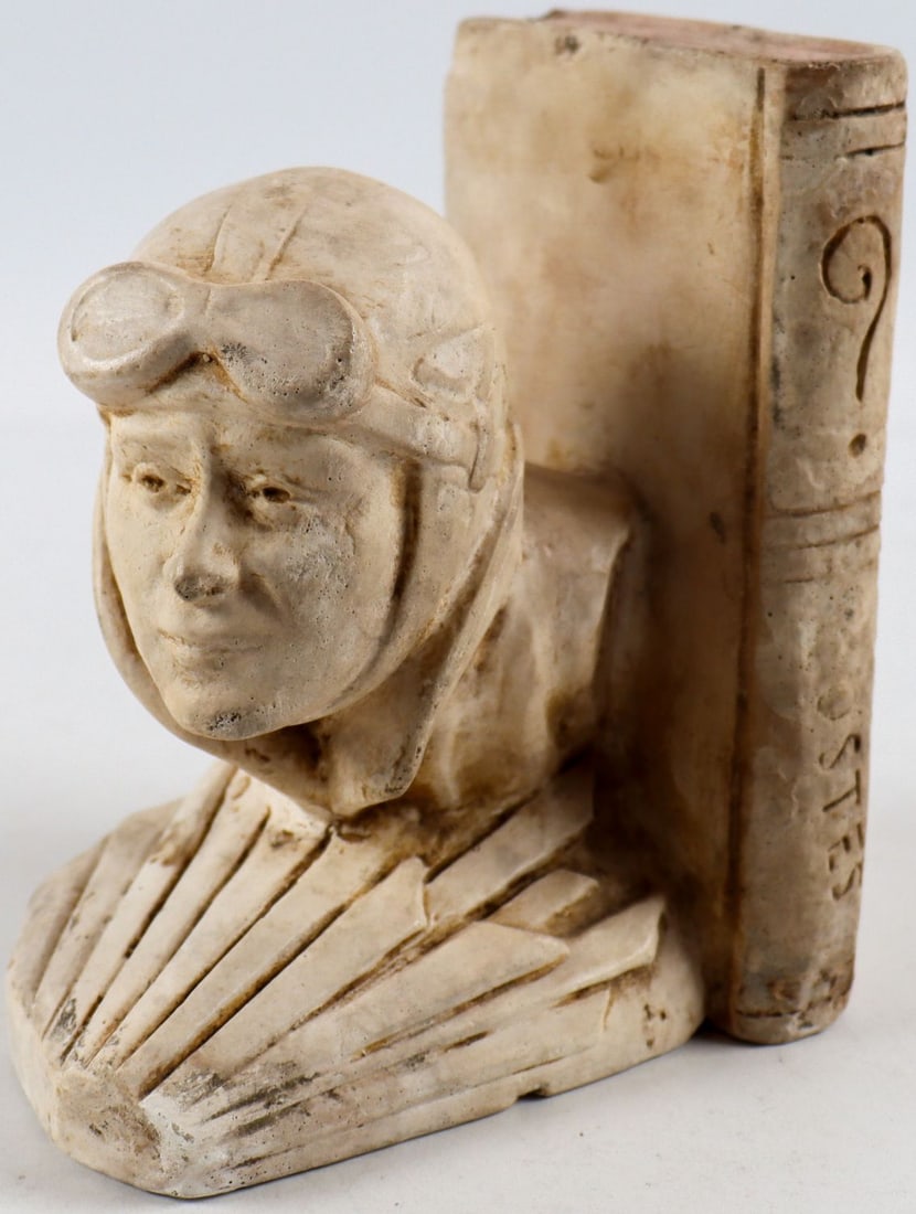 Automobilia Bookend with bust of the flying ace Costes appr: With engraving by artist A. de Ranieri, 15.5 cm high, ceramic, with flaked off parts