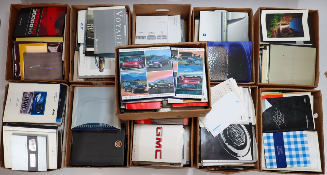 Automobilia Approx. 300-piece press kits / brochures from A (1 of 1)