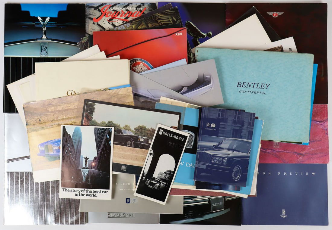 Automobilia Approx. 95 pieces brochures, press kits from En: Jaguar XJR-S 6.0 Liter, XJ-S, 420, Mark nine, Daimler Sovereign, Daimler 2 1/2 Litre V8 Saloon, press kit Daimler Limousine, Jaguar 3.4 & 3.8 S Models, Bentley Continental, Rolls Royce etc., various l