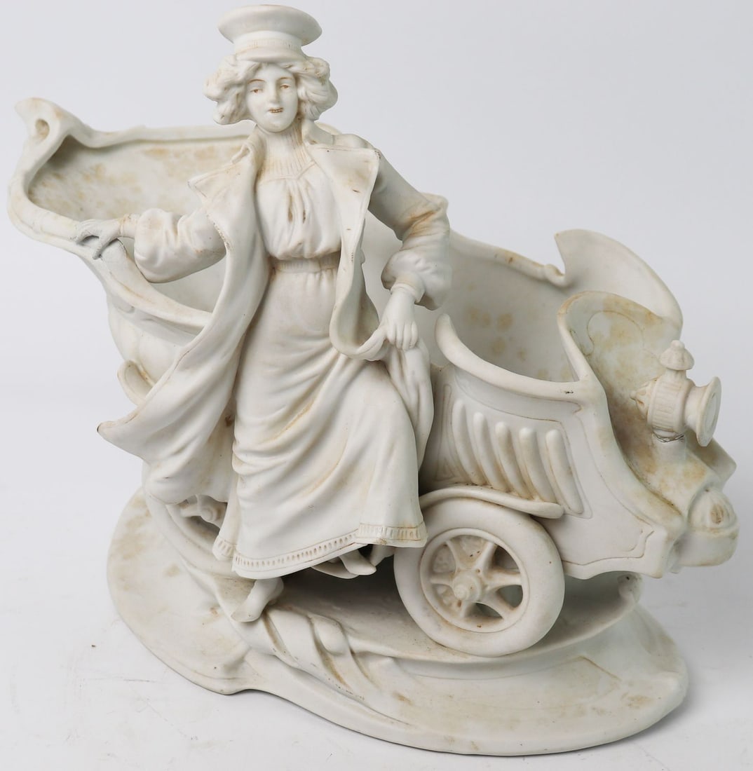 Automobilia Porcelain carriage around 1900: Fine porcelain, h: 23 cm, very beautiful decorative item, rare, was glued in one place