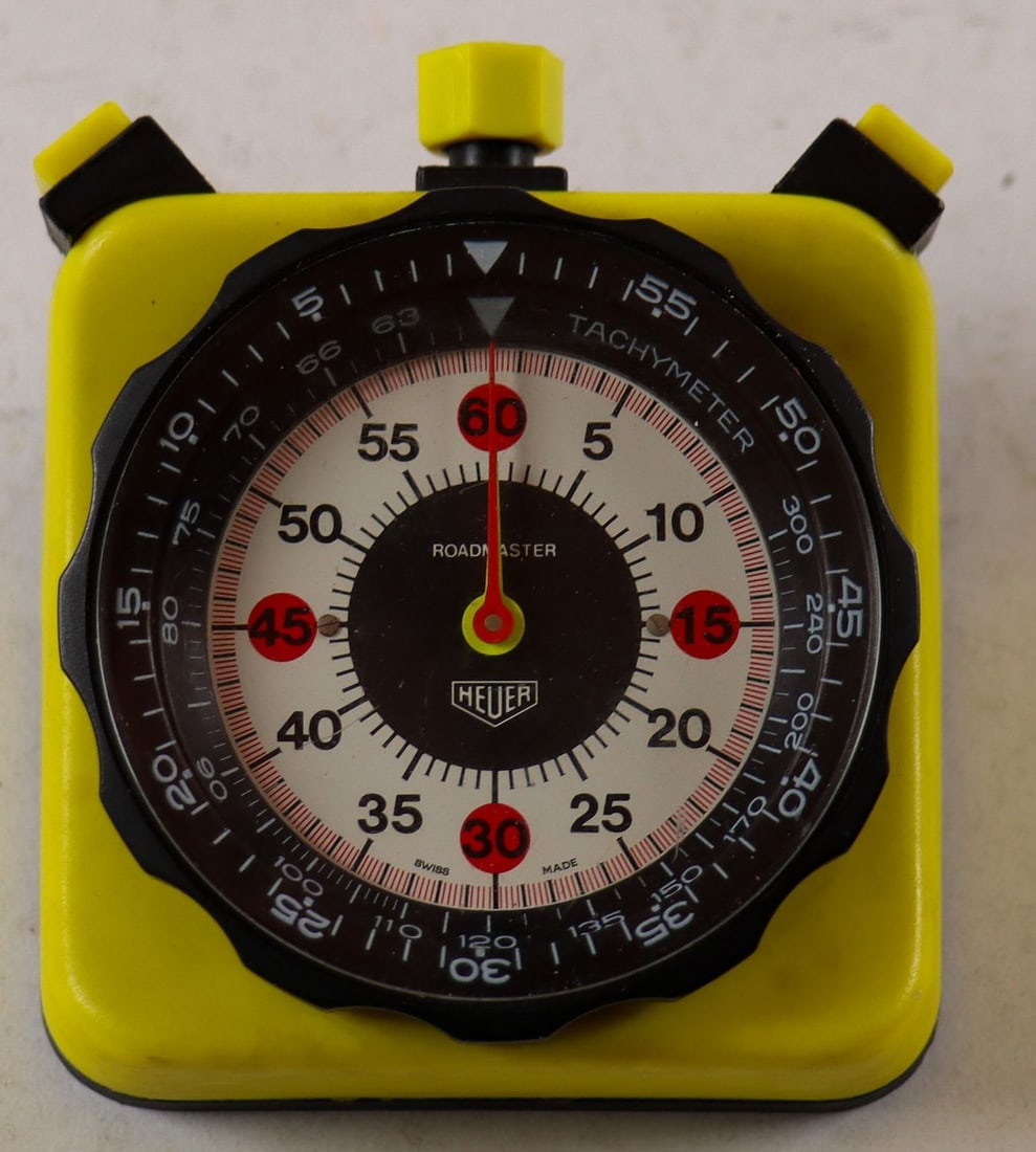 Automobilia Stopwatch Heuer Roadmaster from the 1970s: Approx. 6.5 x 6.5 cm, yellow