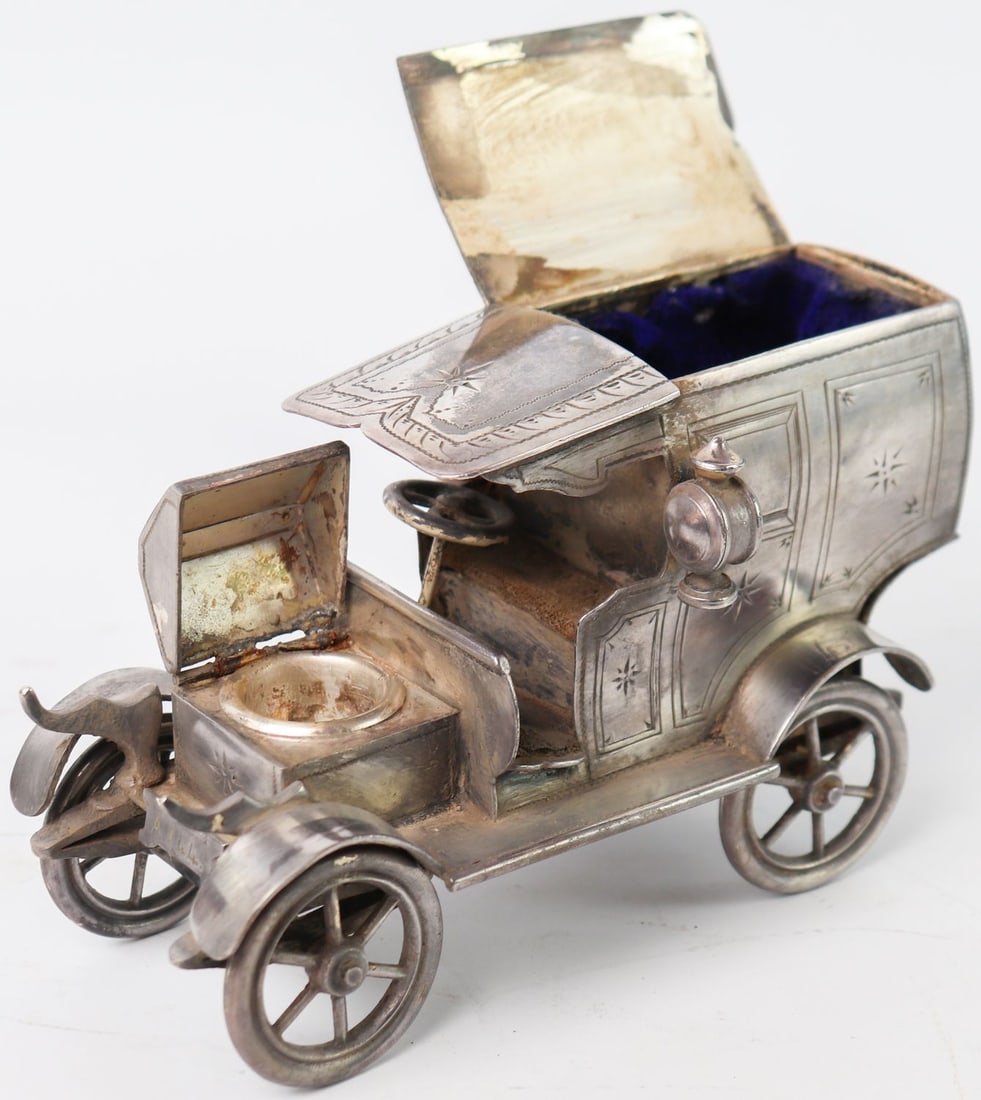 Automobilia Table set in the shape of an automobile approx.: L: 18 cm, engraving: Sheffield E.P.B.M., silver/silver-plated