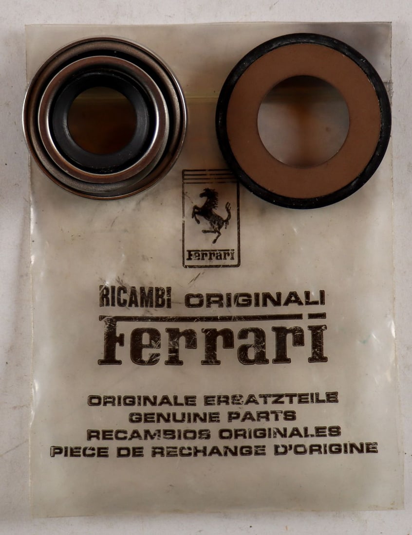 Ferrari Gasket set water pump NOS for Type 308 / 365 / BB /: Part number: 100433, original Ferrari part, in original packaging