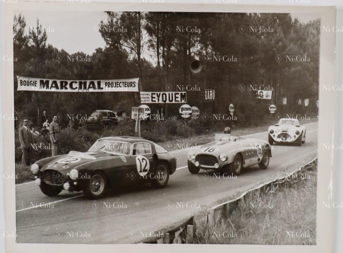 Ferrari Large format original B/W press photo 24h of Le Man: The 340 MM s/n 0318AM of Ascari / Villoresi leads ahead of the 340 MM s/n 0284AM of Chinetti / Cole and a Cunningham, 24 x 18 cm, stamped: United Press Photos