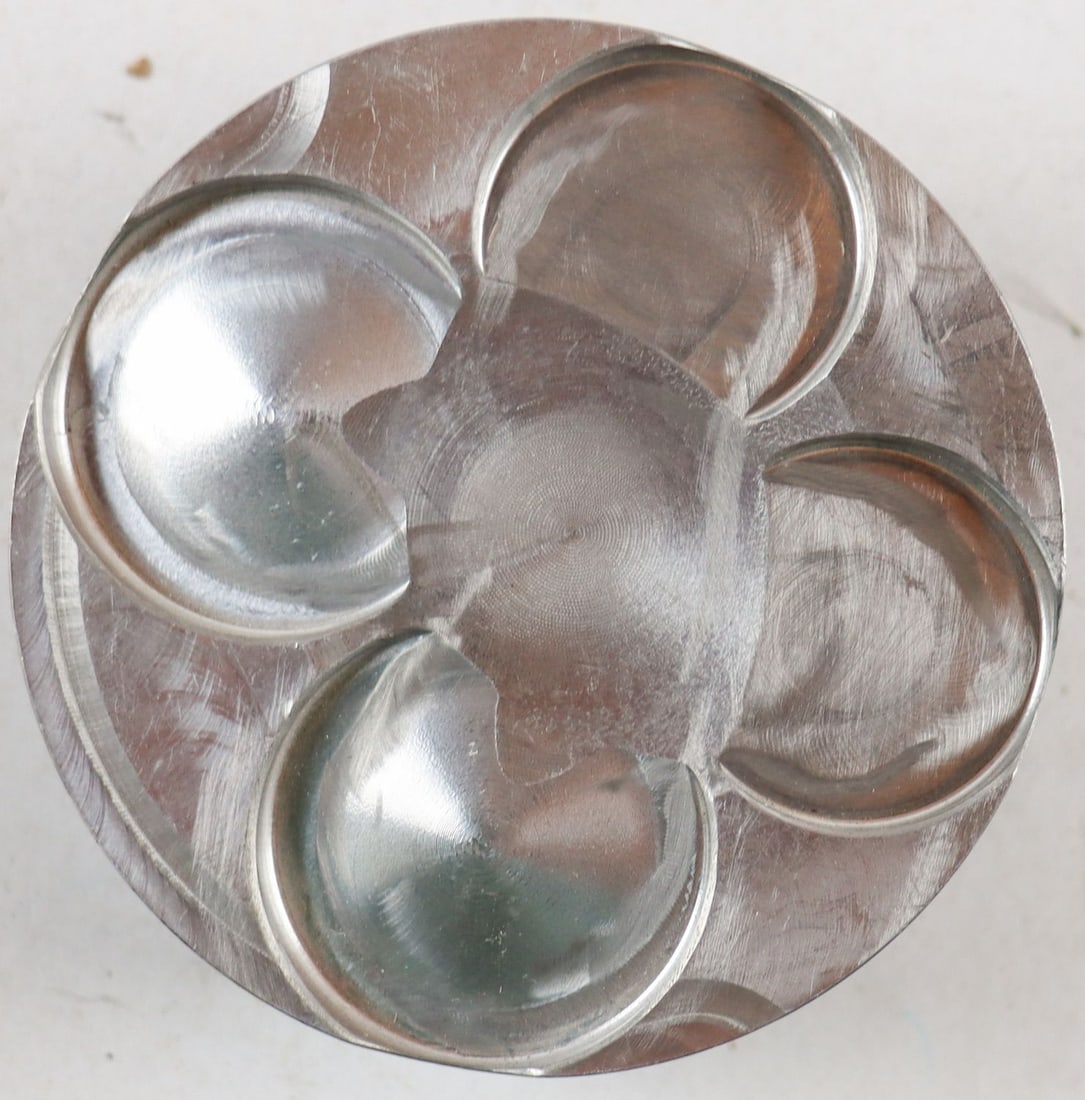 Ferrari Piston Formula 1 from the racing season 1992 / 1993: Manufacturer: Mahle, Part number: 88P46