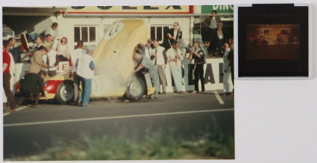 Ferrari Original color slide accident Ferrari 365 P2 Le Man: Additionally photo print, showing the car of Pierre Dumay and Jean Beurlys with the engine damage, 10 x 15 cm