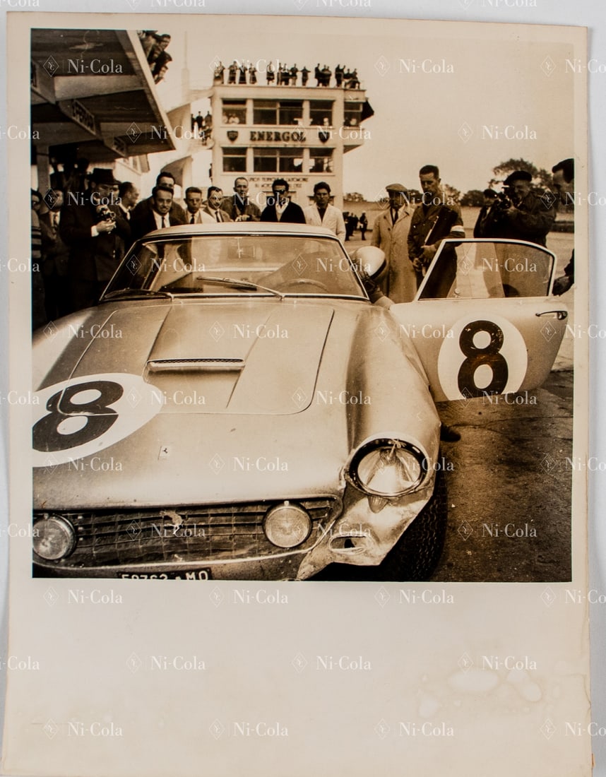 Ferrari Original B/W - Press photo 1,000km Paris 1960 in Mo: Shown on it is the later second-place Type 250 GT SWB s/n 2129GT of Mairesse / von Trips, 24 x 18 cm