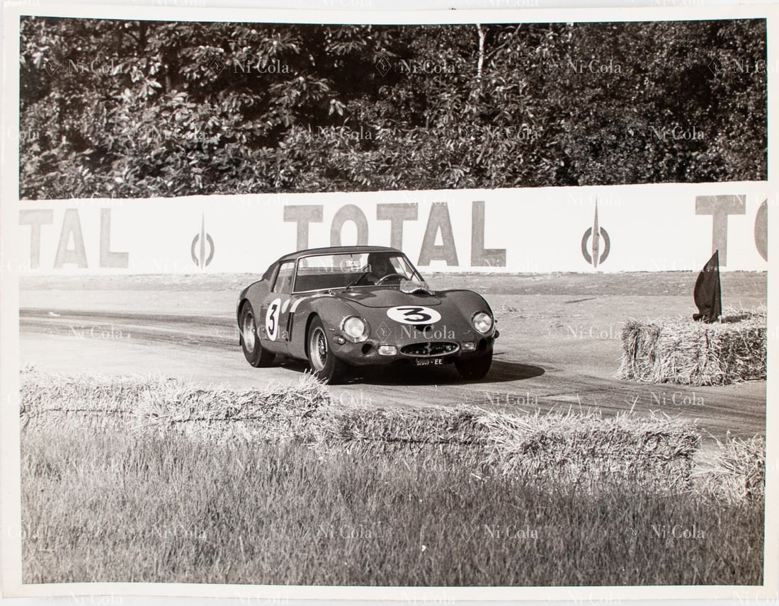 Ferrari Original B/W - Press photo 1,000km Paris 1962 in Mo: Shown on it the 250 GTO s/n 3757GT from Beurlys / Eldé / Remordu, 24 x 18 cm