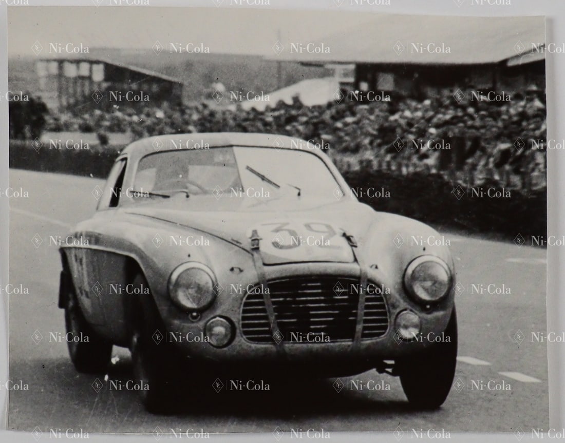 Ferrari Original B/W - Press photo 24h of Le Mans 1951: Shown on it the 166 MM Touring Berlinetta s/n 0042M by Simon / Haig on the start / finish straight, 14 x 11 cm