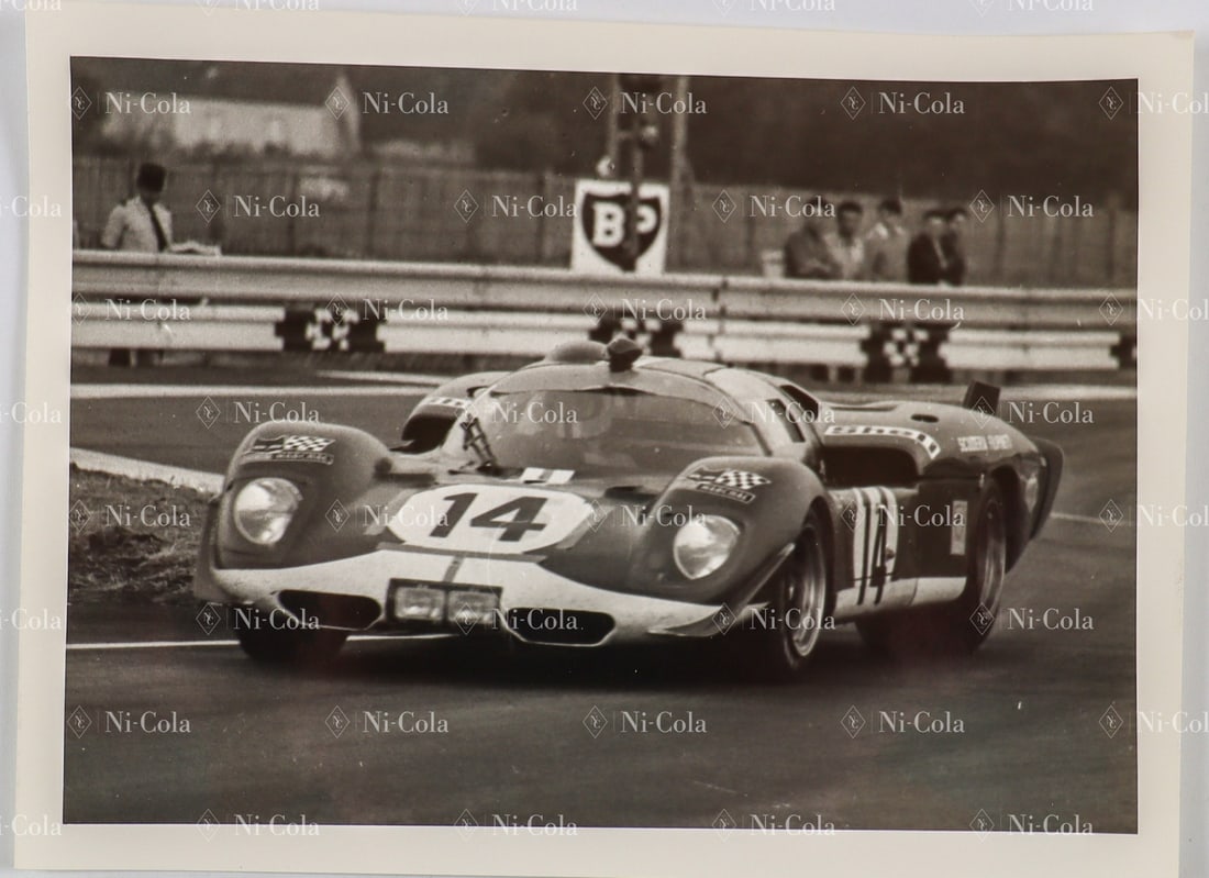 Ferrari Original B/W - Press photo 24h of Le Mans 1970: Shown on it the 512S s/n 1008 from Bonnier / Wisell, 24 x 18 cm, stamped: Presse Sports