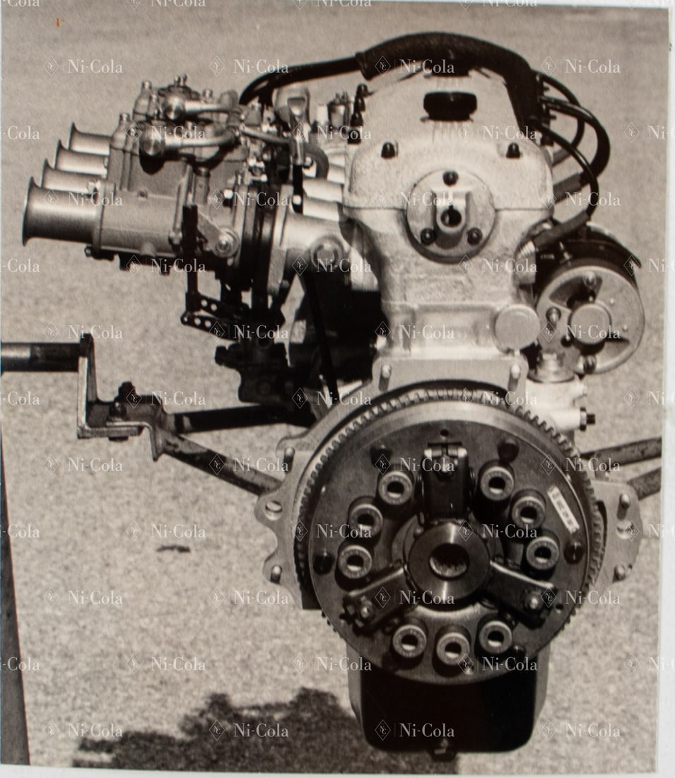 Ferrari Original B/W - Press photo Motor ASA 'Ferrarina' in: View from the flywheel side, from the estate of de Nora, 9.5 x 8 cm