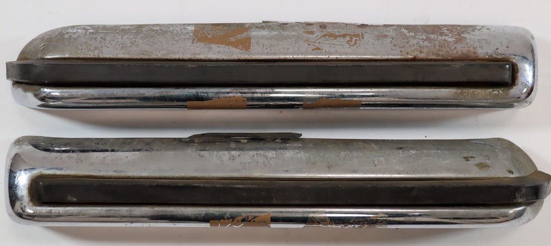 Ferrari Set of rear bumpers for Type 365 GTB/4 Daytona: Left and right, with rubber strips