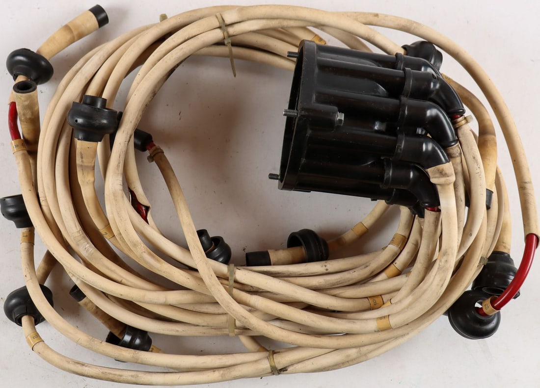 Ferrari Set of ignition cables with distributor cap for Typ (1 of 1)