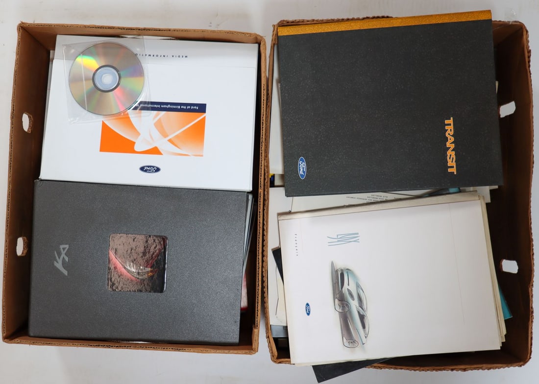 Ford Approximately 130-piece press kits and brochures from (1 of 1)