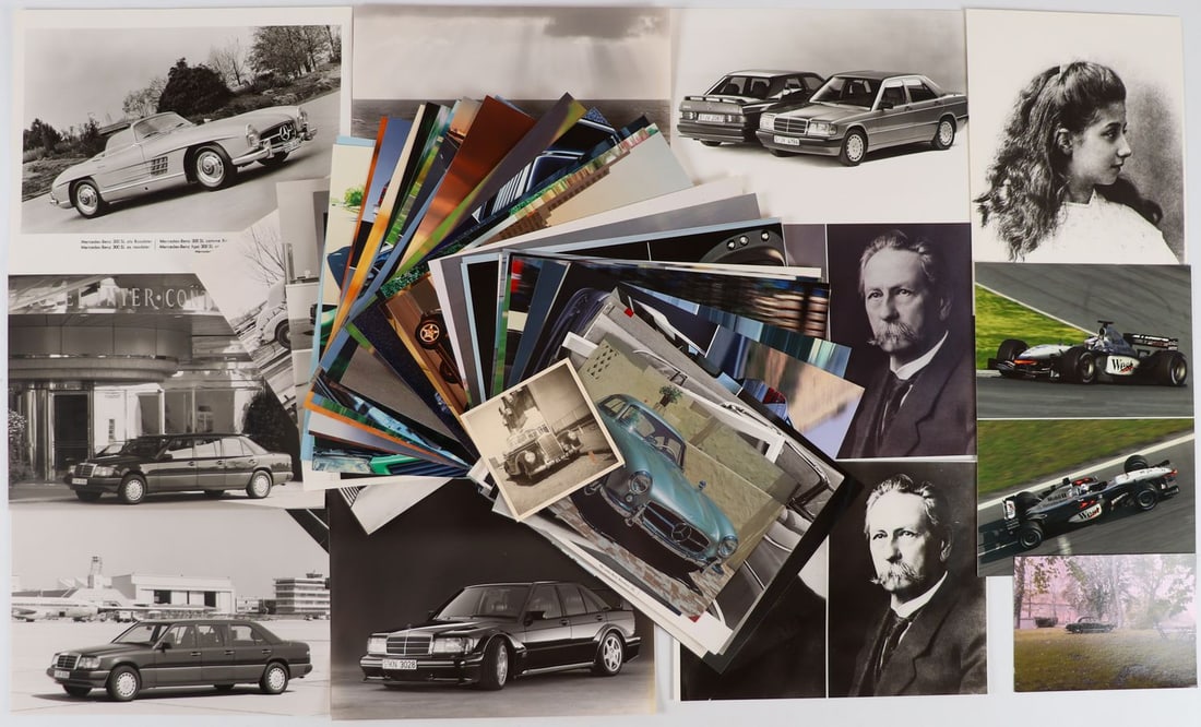 Mercedes-Benz 64-piece original B&W and color press photos: Mercedes Jellinek, Gottlieb Daimler, Benz 'Patent Motorwagen' 1886, Typ C11, Typ 190 E 2.5-16 Evolution II, 300SL, W125 1937, W196, Typ 200, 300SL Roadster etc., dimensions from approx. 9 x 9 to 20 x