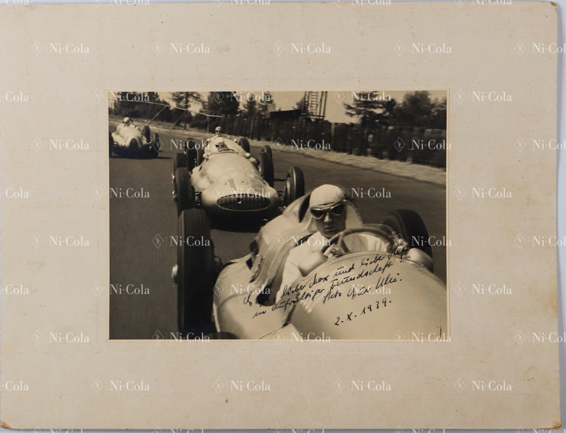 Mercedes-Benz Original B/W press photo Grand Prix racing ca: On cardboard, the photo measures 17 x 23 cm