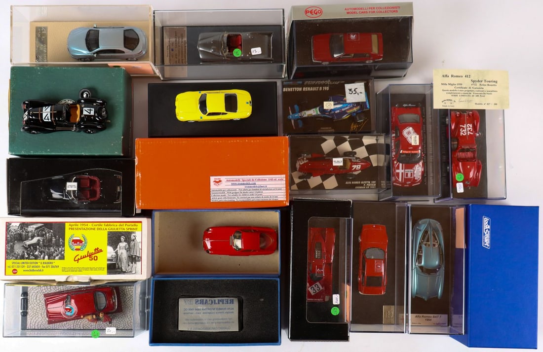 Modellauto 17 model cars in 1:43 scale: LookSmart LS098 Alfa Romeo 1954, Limited Gulpmodel GLP - 105 / A Type 1900C Salone di Torino 1953 (39/50), limited 'Alfa Model 43' Type 412 Spyder Touring Mille Miglia 1950 Bonetto, Replicas BV Model