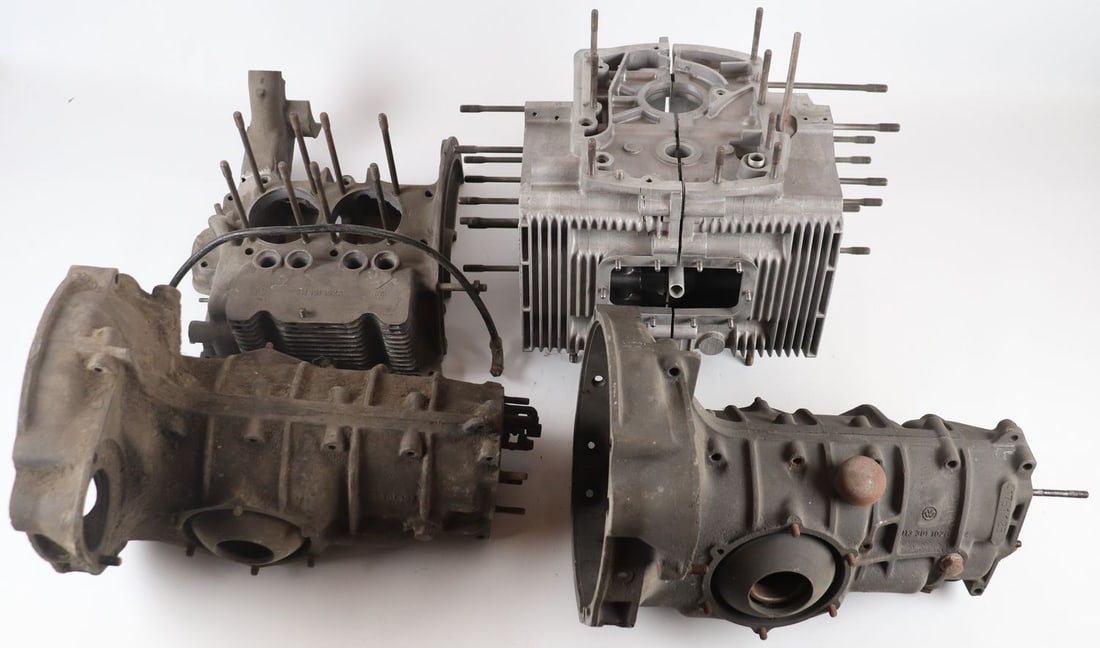 Porsche 4-parts gearbox and engine housing for type 356: 1x engine housing 616/36, 2x gearbox housing, 1x engine half 11 101 102 A