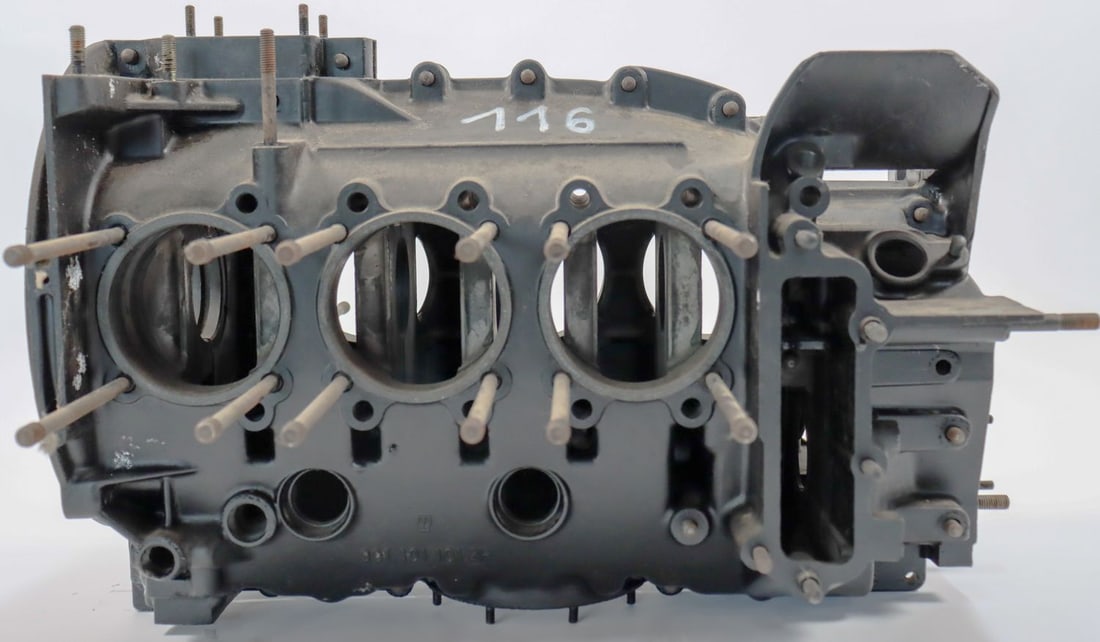 Porsche Engine case 911E Sportomatic from 1969 (1 of 6)