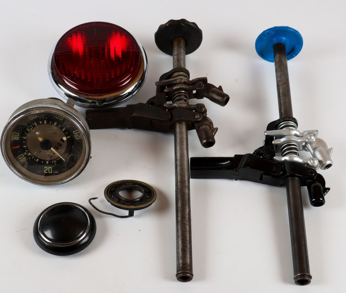 Volkswagen 5-piece spare parts (1 of 2)