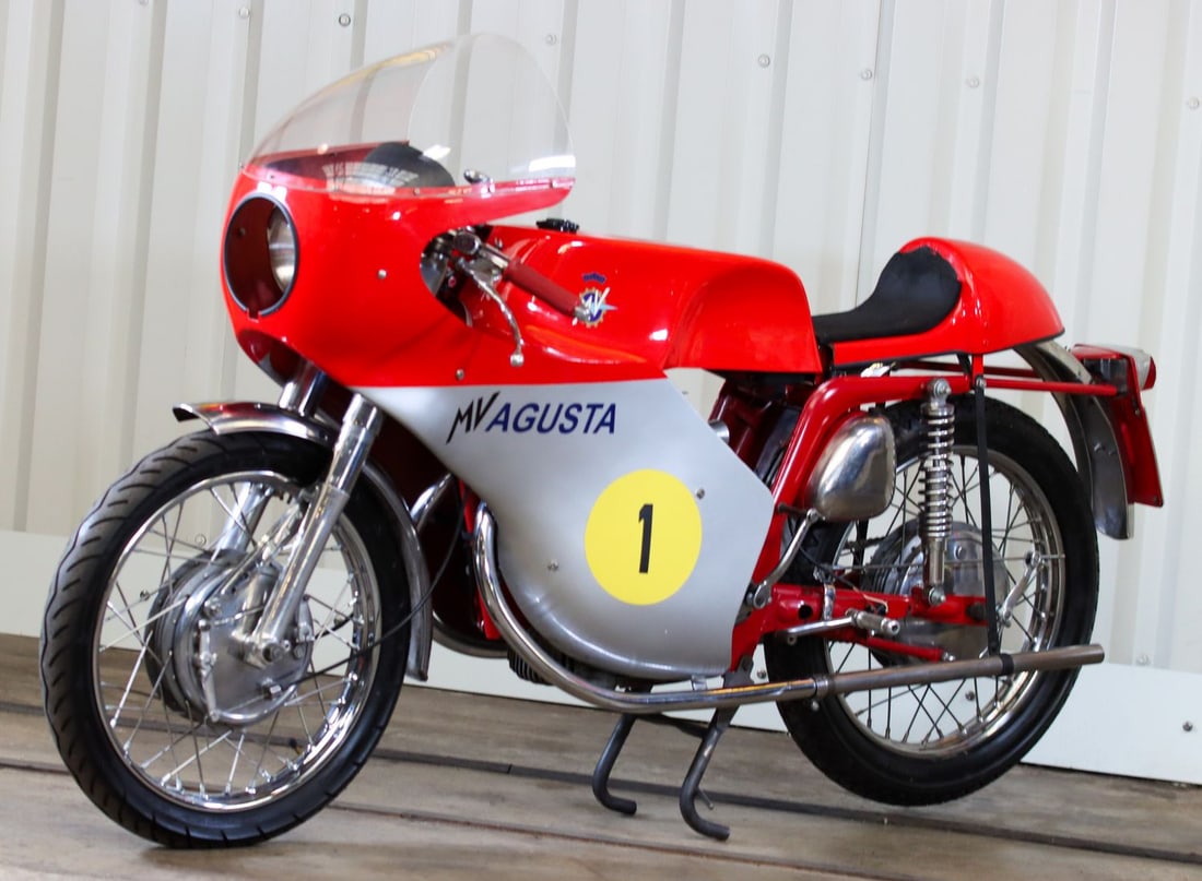 MV Agusta MV Agusta 350 B Carenata from 1971 (1 of 19)