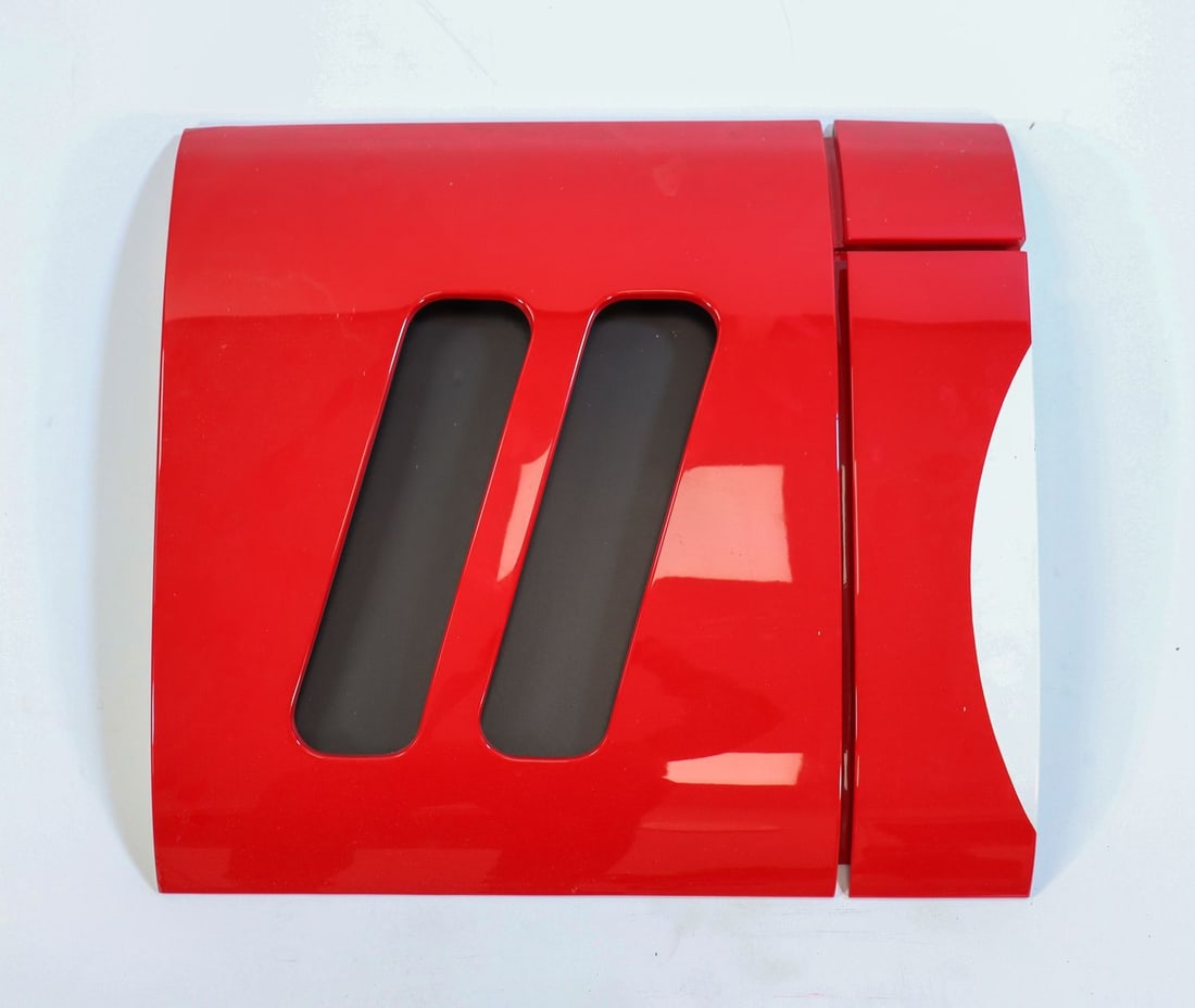 Ferrari Wall Decoration Rear Silhouette Ferrari 250 GTO: Made of plastic, back reinforced with wood, replica of the three iconic air vents, 55 x 60 x 7 cm