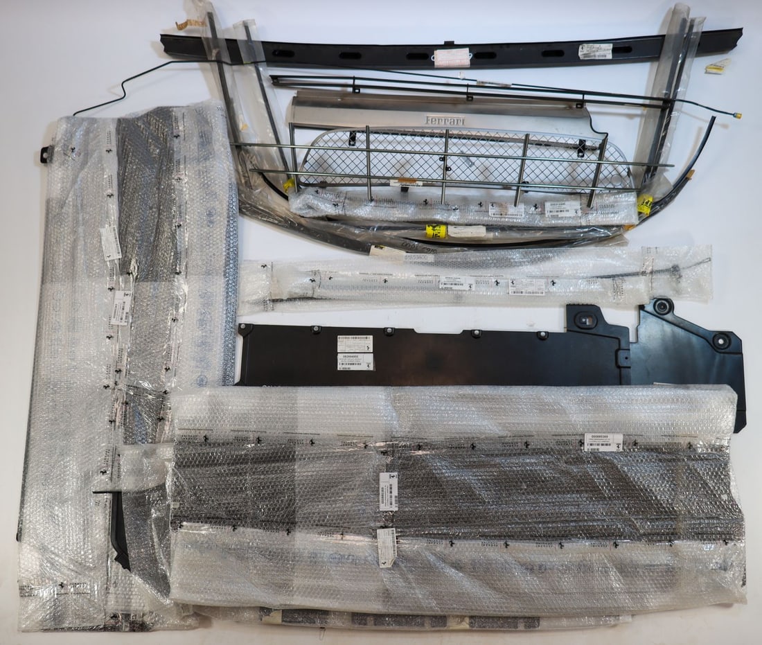 Ferrari 19-piece NOS spare parts for models from the 90s to: Part numbers: 880369, 880343, 313249, 61797300, 63077600, 61653600 etc., predominantly in original packaging