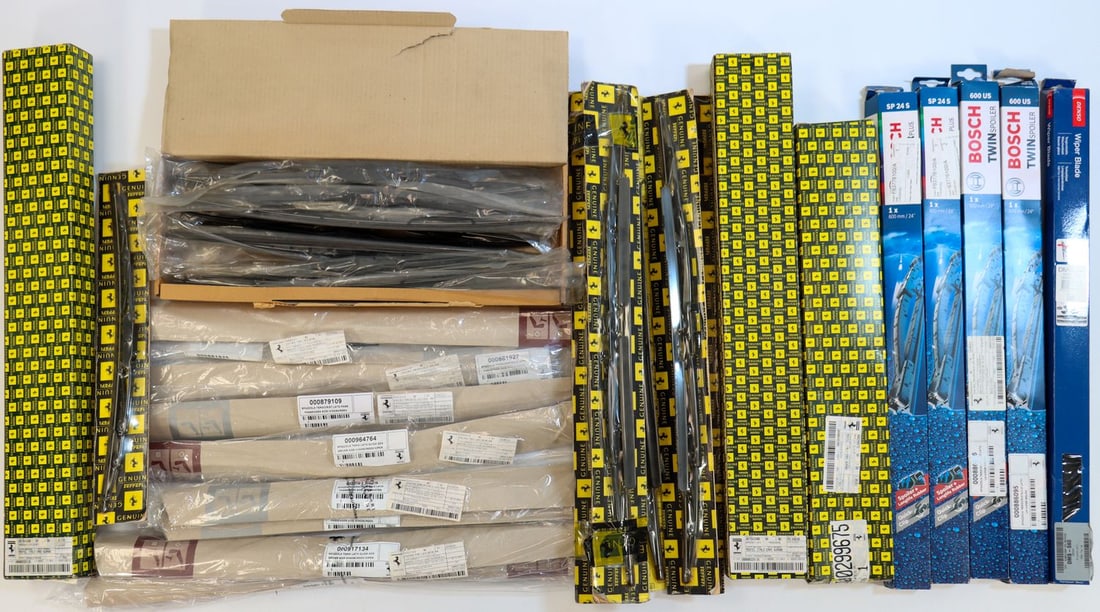 Ferrari 22-piece windshield wiper NOS for models from the 2: Part numbers: 67264800, 67843200, 886095, 63776100, 917134, 917125 etc., each in original packaging