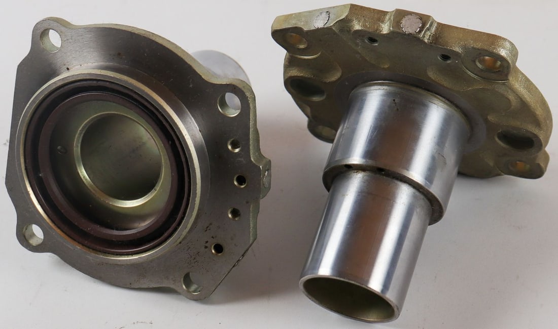 Ferrari 2x bearing flange NOS for Type 355: Part number: 168589