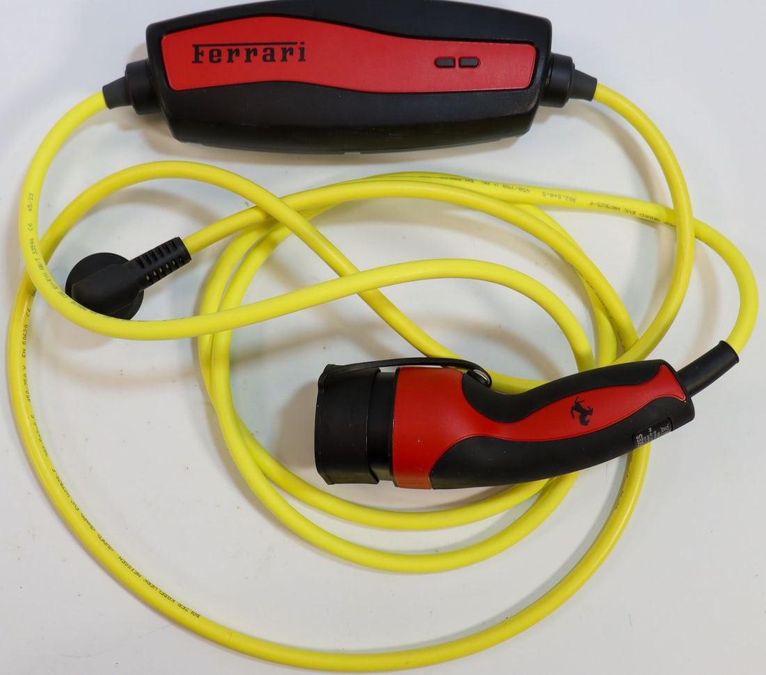 Ferrari NOS battery charger for type SF90 / 296 (1 of 3)