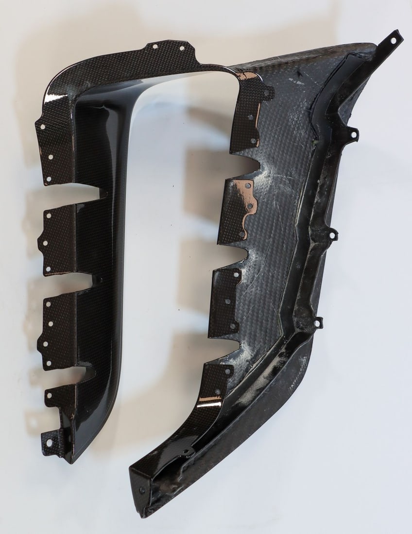 Ferrari Ferrari rear right ventilation housing for SF 90 an (1 of 4)