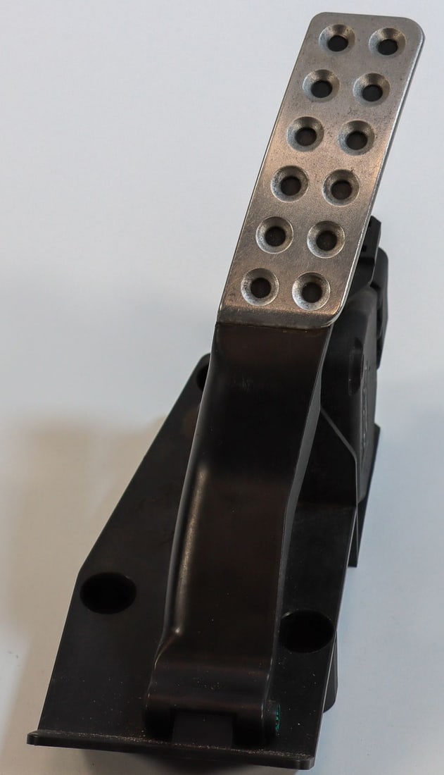 Ferrari Ferrari complete accelerator pedal for F12, FF, GTC: Part number: 000243117
