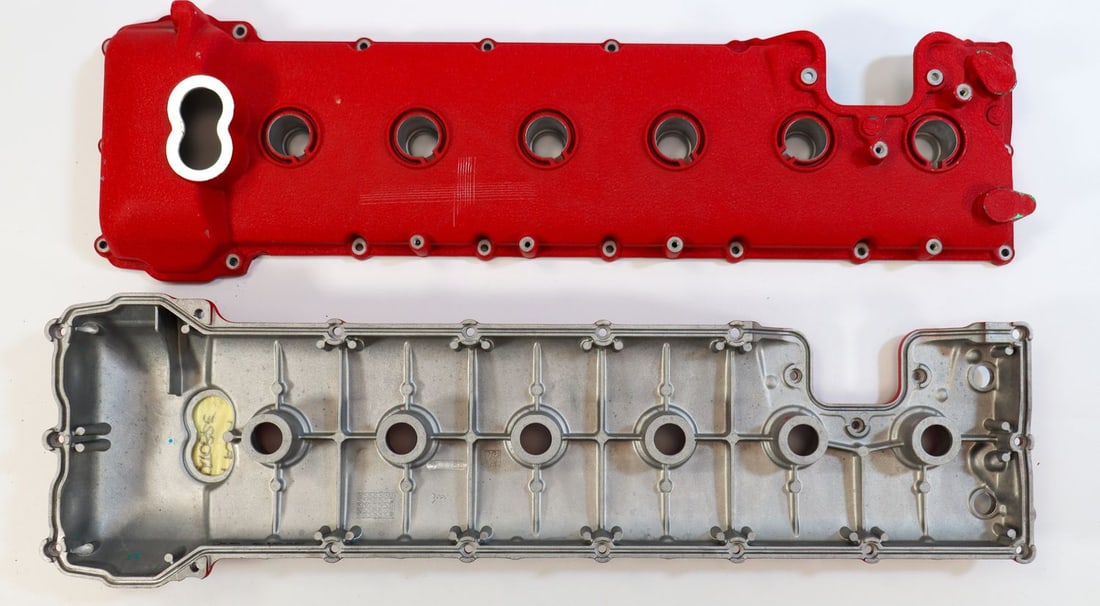 Ferrari Set of Valve Covers NOS for Type 812 / F12 / GTC4 L: Part numbers: 317786 and 317787