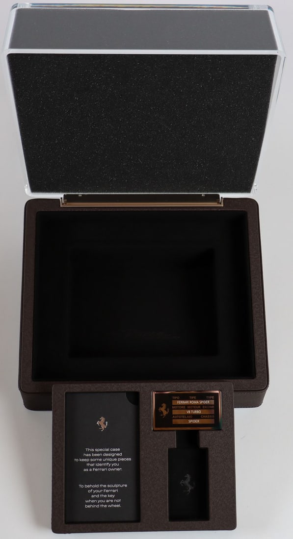 Ferrari Key Box Type Roma Spider with Model Plaque: Dimensions with box: 31 x 26.5 x 13.5 cm