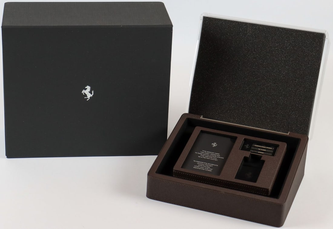 Ferrari Key Box Type Roma Spider with Model Plaque: Dimensions with box: 31 x 26.5 x 13.5 cm