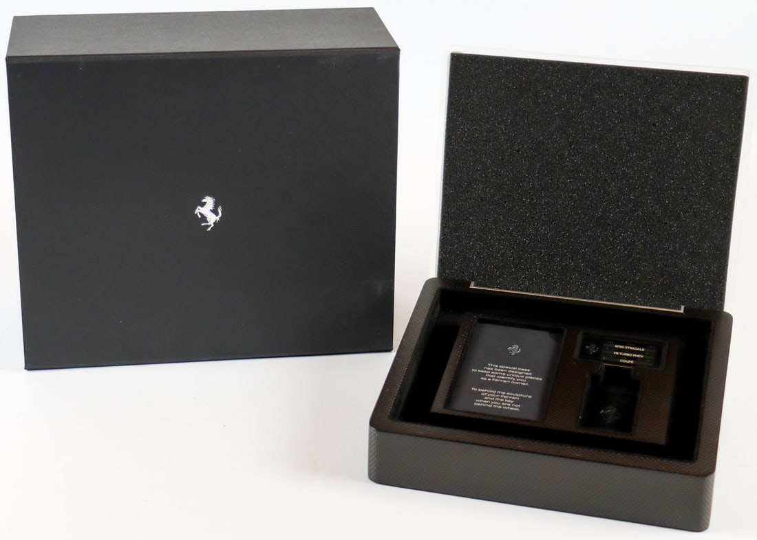 Ferrari Key box type SF90 Stradale with model plaque: Dimensions with box: 31 x 26.5 x 13.5 cm