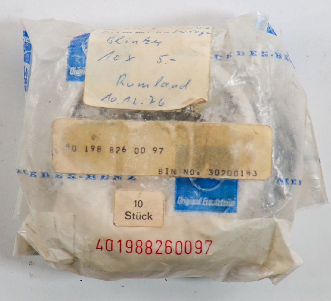 Mercedes-Benz 10x Turn Signal Rubber Gasket Front NOS for T: Part number: 40.198.826.00.97, in original packaging, rare
