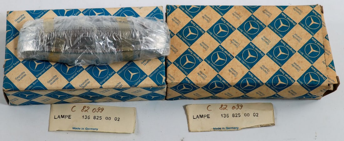 Mercedes-Benz 2x Bow Lamp NOS for Type 170 to 220AC W136: Part number: 136.825.00.02, in original packaging