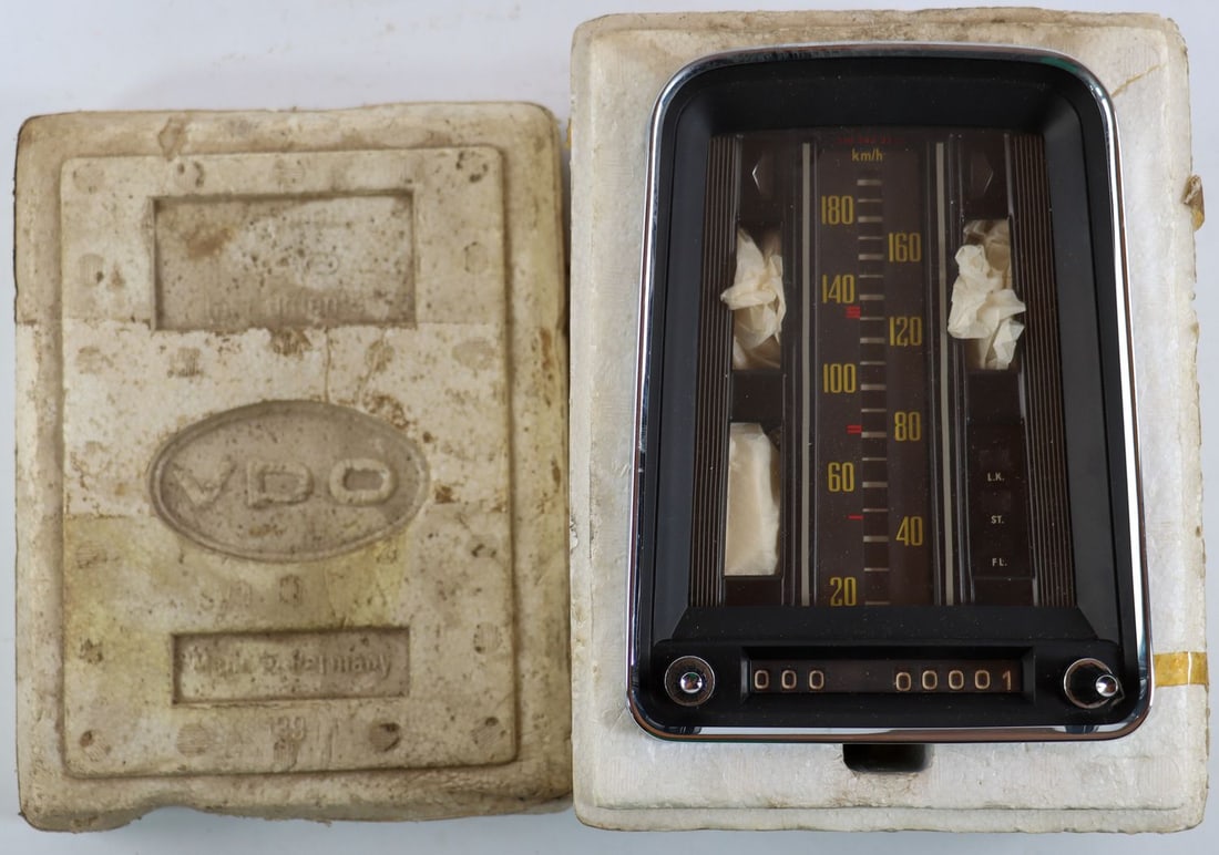 Mercedes-Benz Combination instrument NOS for Type W111: Manufacturer: VDO, Part number: 112.10/16/88, in original packaging, NOS