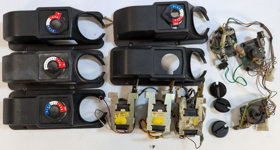 Porsche 13-piece heating control unit for Type 911 G-Model (1 of 2)